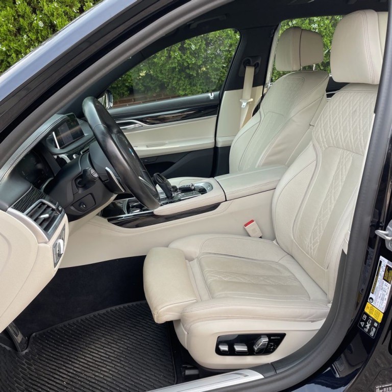 2021 BMW 7 Series Image 9