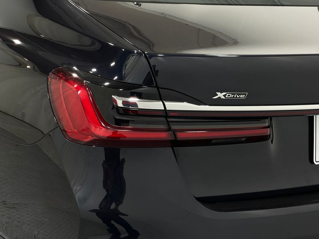 2021 BMW 7 Series Image 34