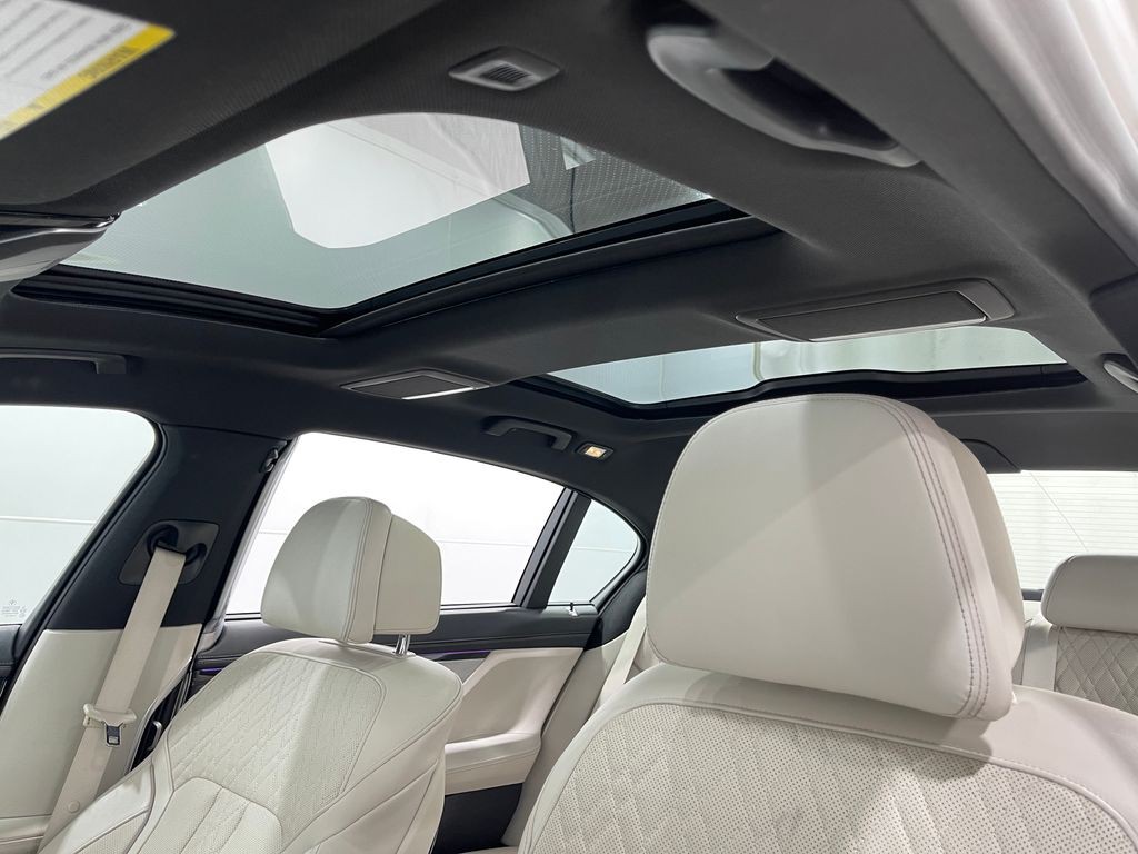 2021 BMW 7 Series Image 12