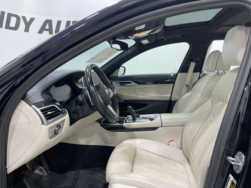 2021 BMW 7 Series Image 14