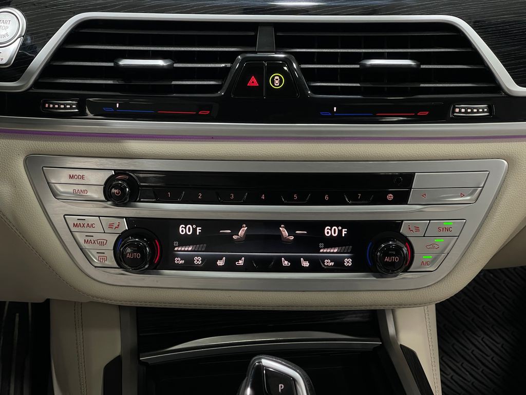 2021 BMW 7 Series Image 25