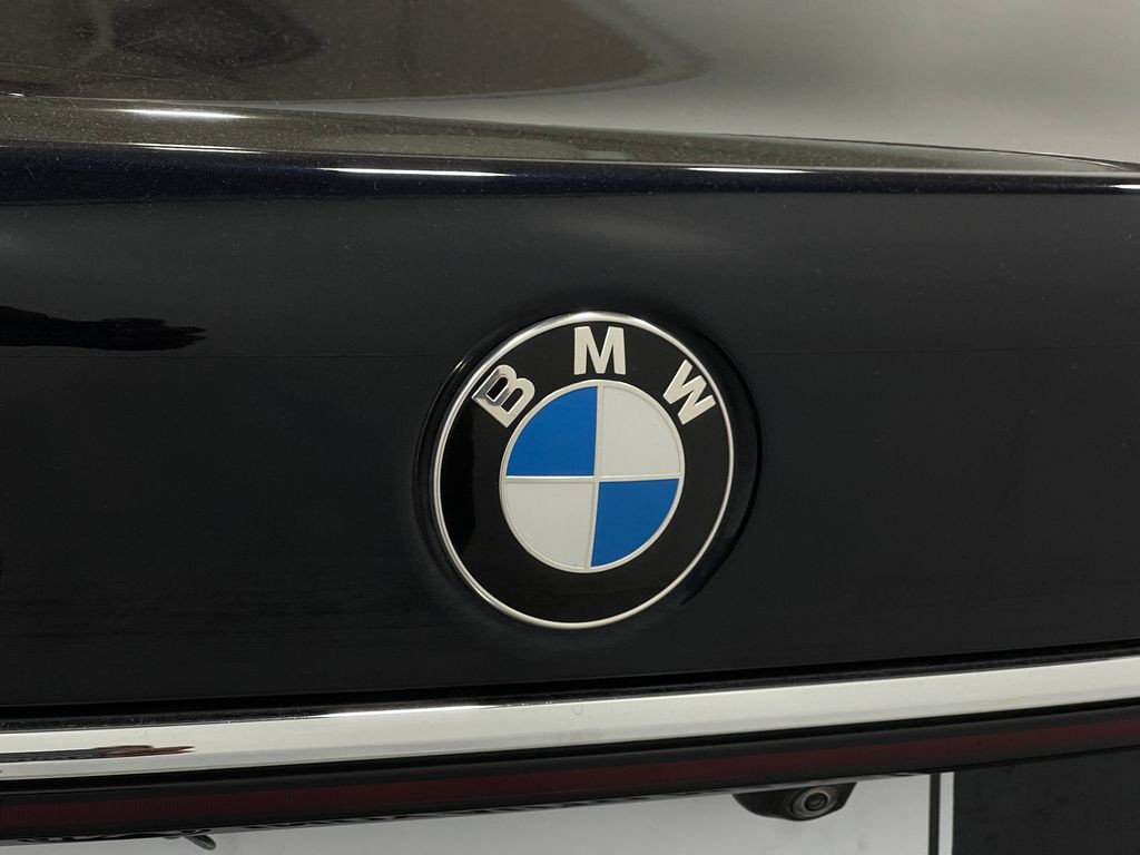 2021 BMW 7 Series Image 38
