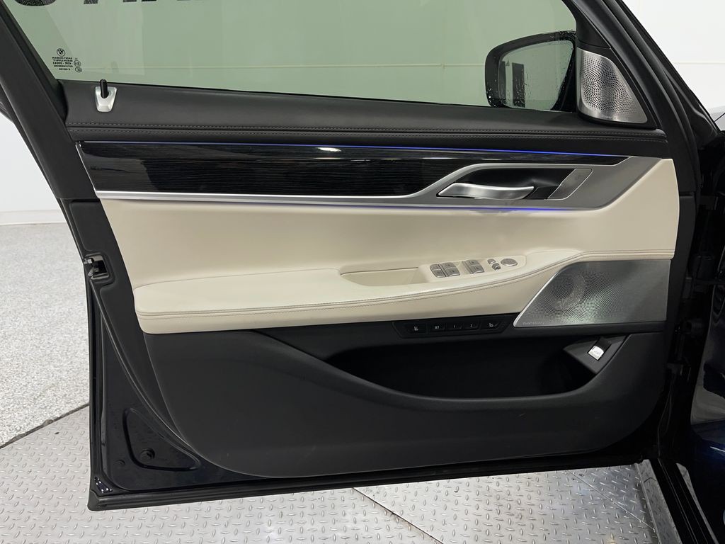 2021 BMW 7 Series Image 16