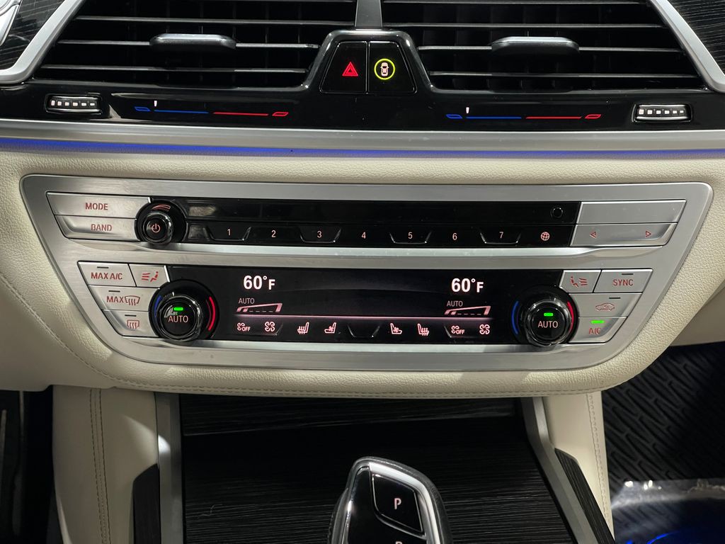 2021 BMW 7 Series Image 26
