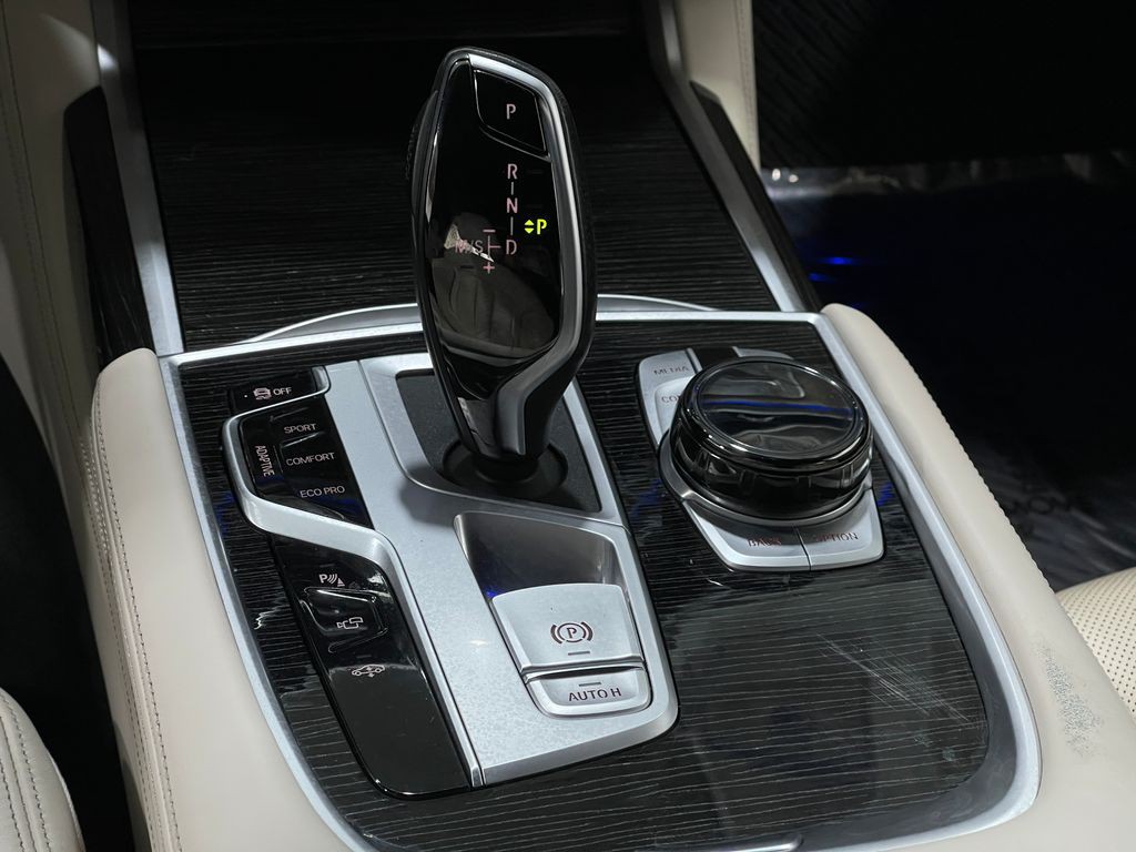 2021 BMW 7 Series Image 30
