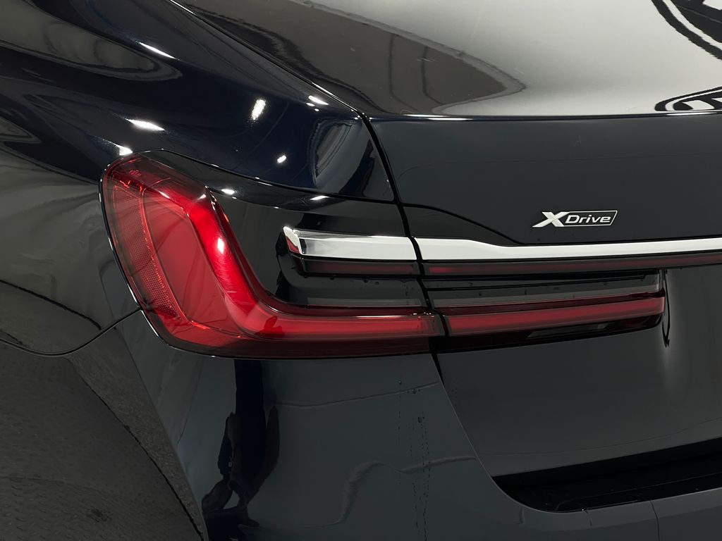 2021 BMW 7 Series Image 35