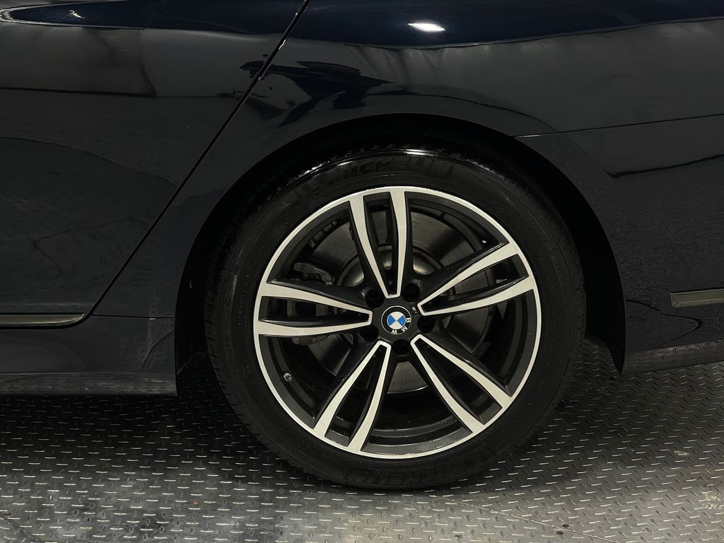 2021 BMW 7 Series Image 36