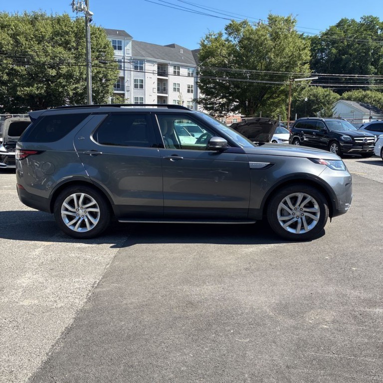 2018 Land Rover Discovery Image 3
