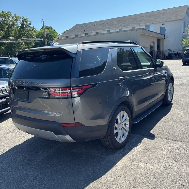 2018 Land Rover Discovery Image 5