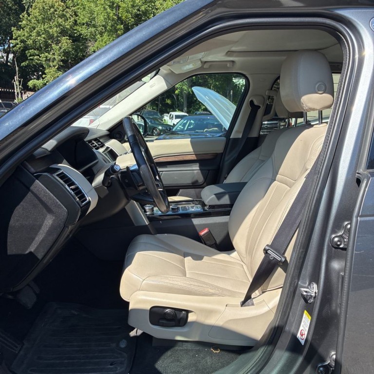 2018 Land Rover Discovery Image 8