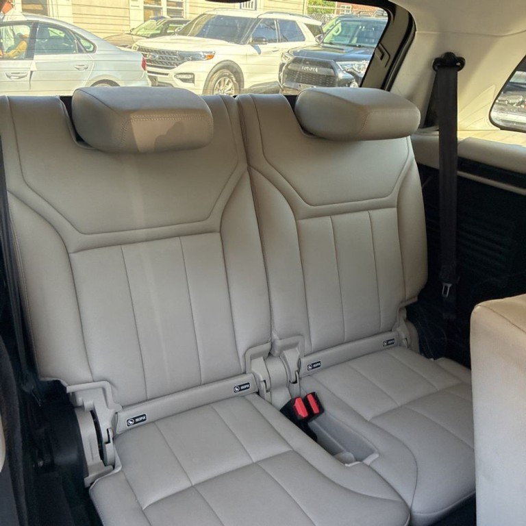 2018 Land Rover Discovery Image 20