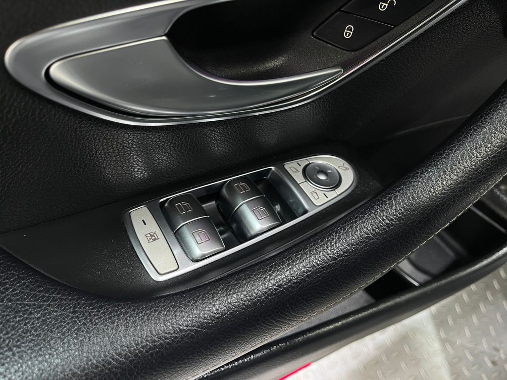 2018 Mercedes-Benz E-Class Image 17