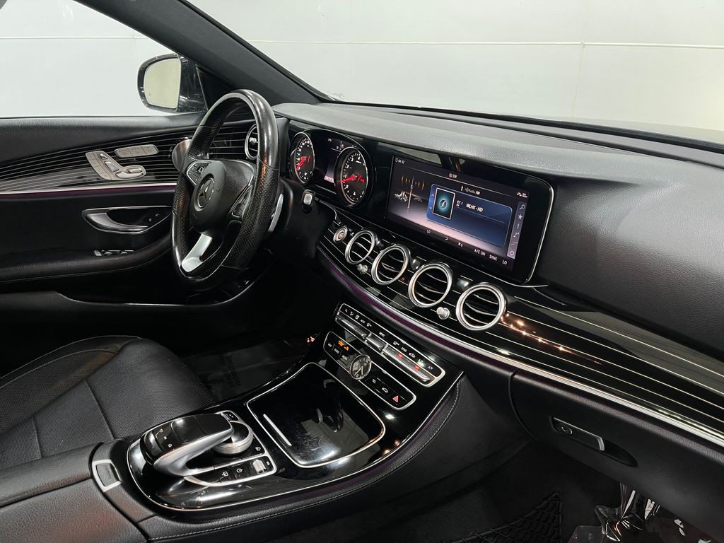 2018 Mercedes-Benz E-Class Image 21