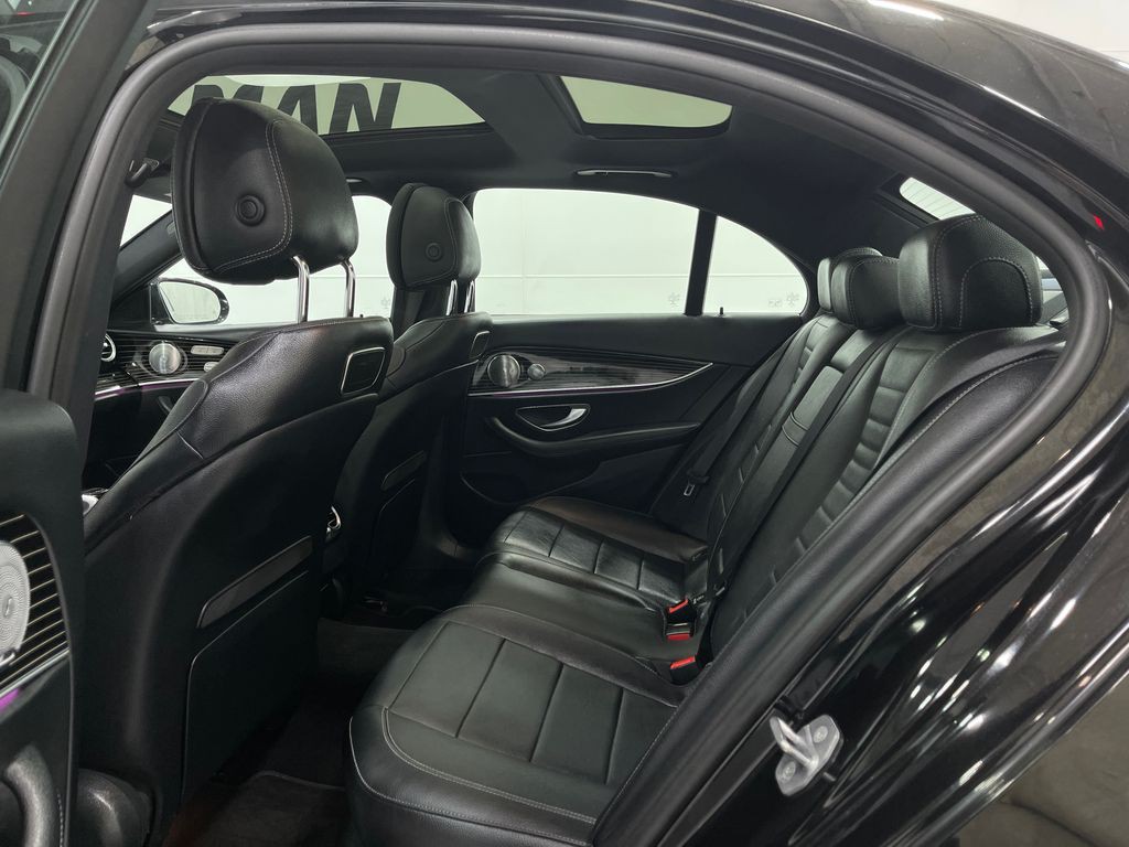 2018 Mercedes-Benz E-Class Image 32