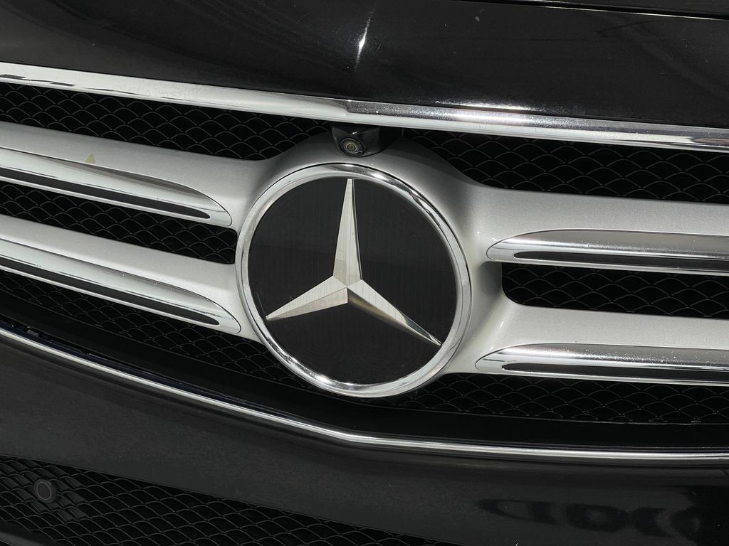2018 Mercedes-Benz E-Class Image 38
