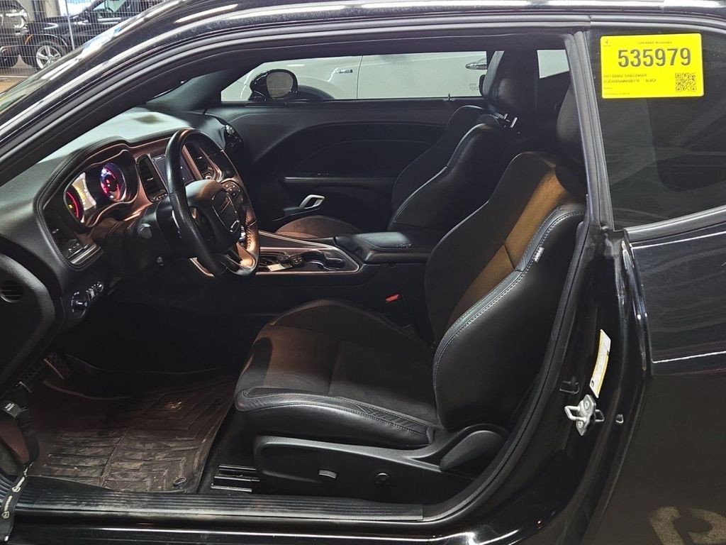 2021 Dodge Challenger Image 10