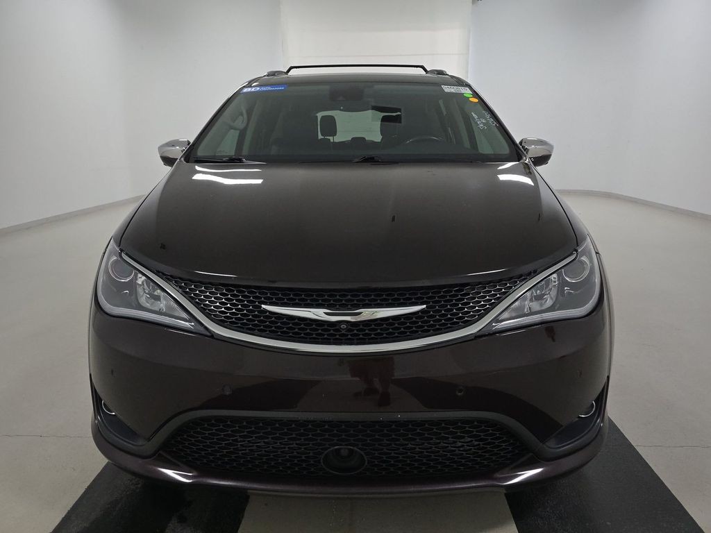 2017 Chrysler Pacifica Image 2