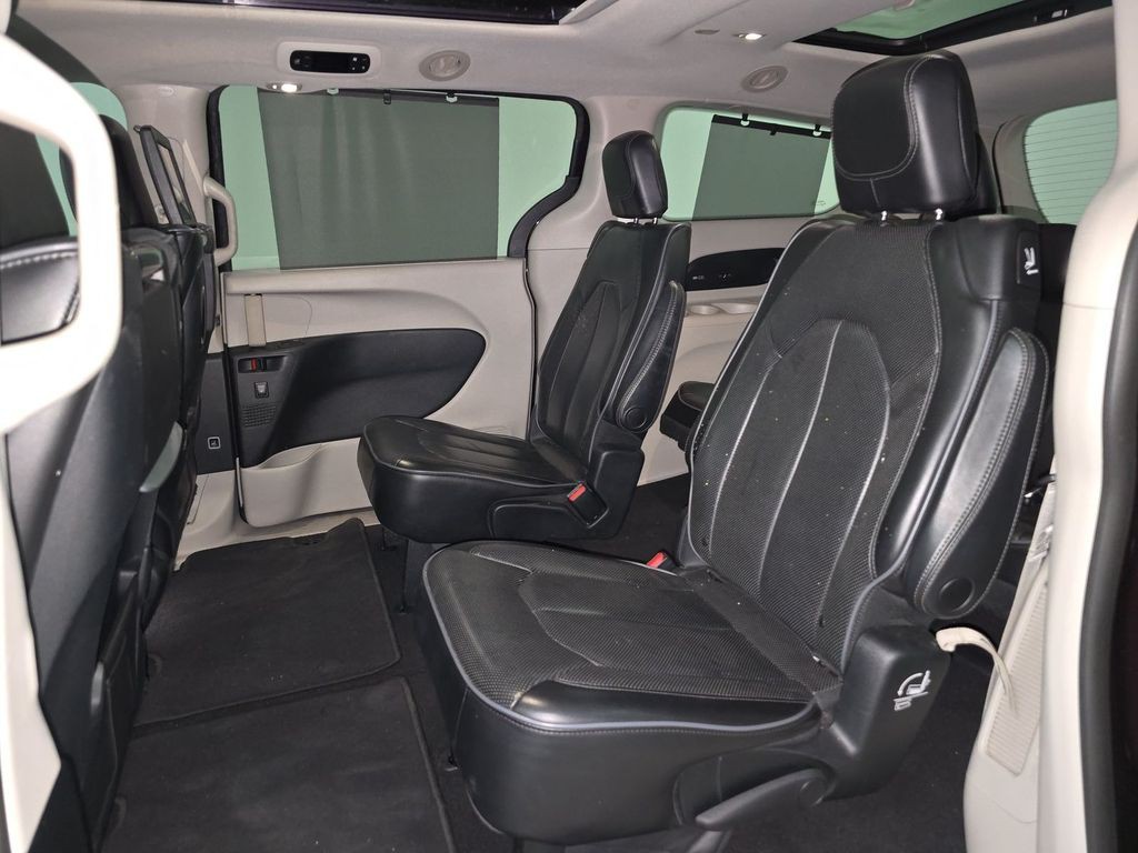 2017 Chrysler Pacifica Image 13