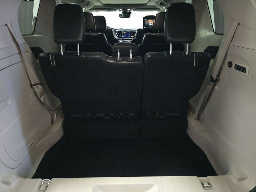 2017 Chrysler Pacifica Image 15