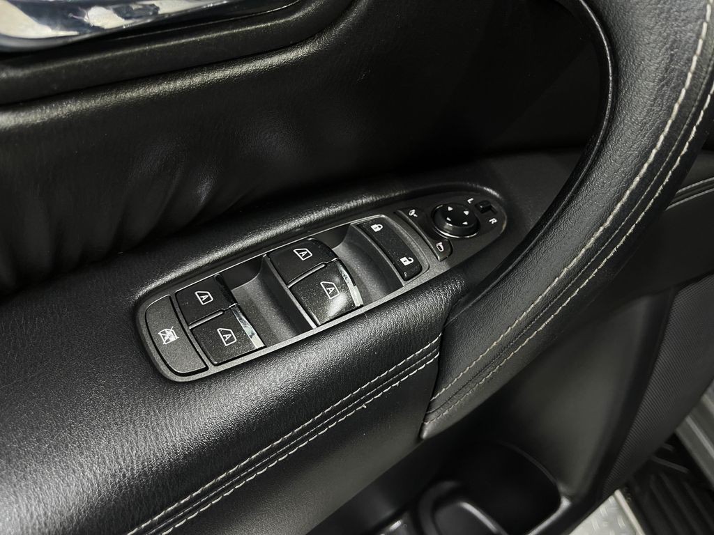 2018 Nissan Armada Image 16