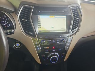 2018 Hyundai Santa Fe Image 11