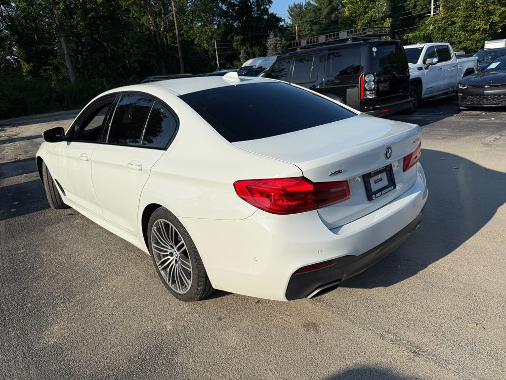 2019 BMW 5 Series Image 6