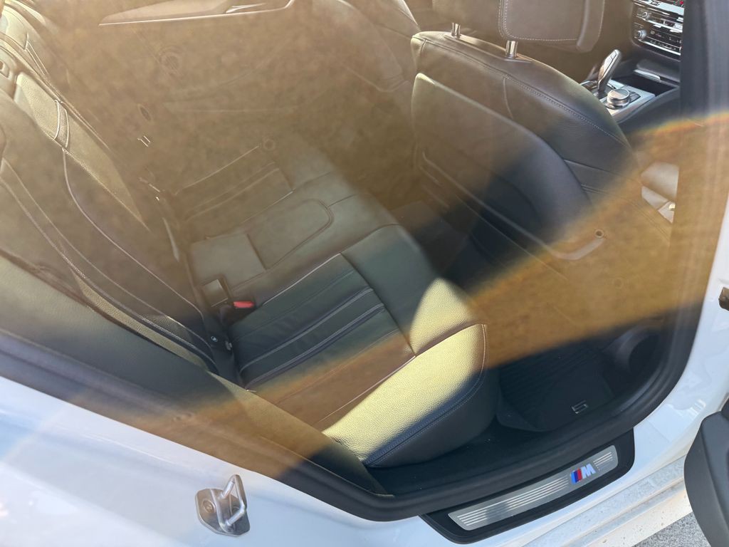 2019 BMW 5 Series Image 10