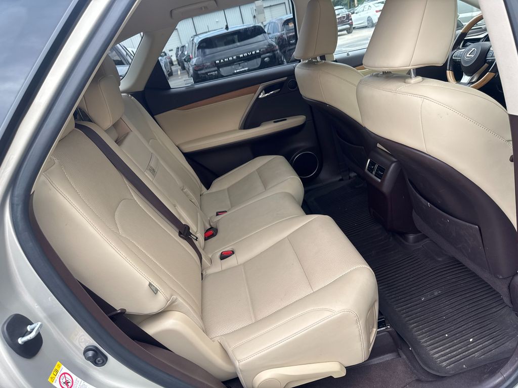 2019 Lexus ES Image 10