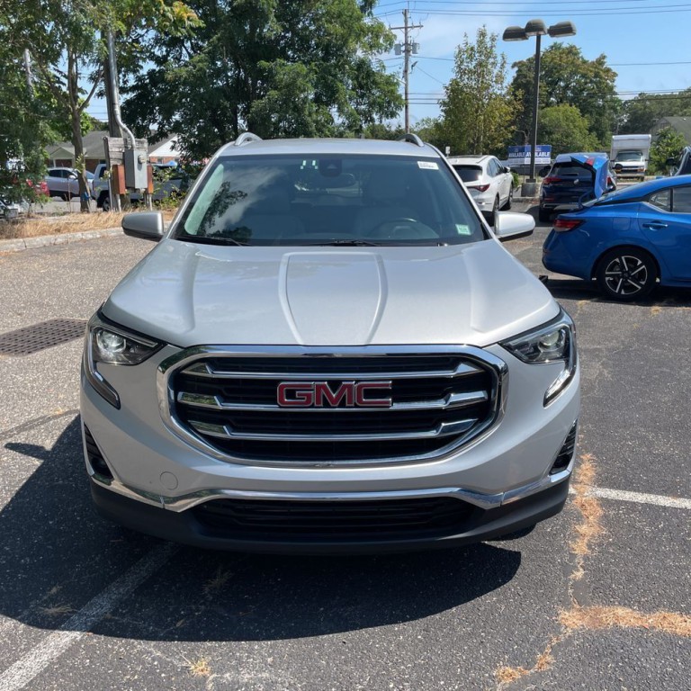 2020 GMC Terrain Image 2