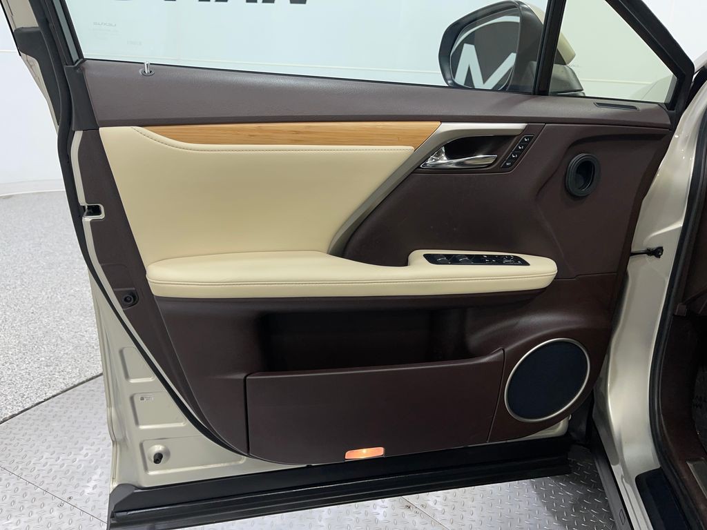 2020 Lexus RX Image 16