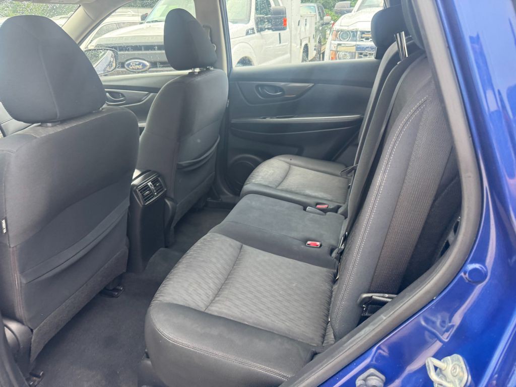 2019 Nissan Rogue Image 8