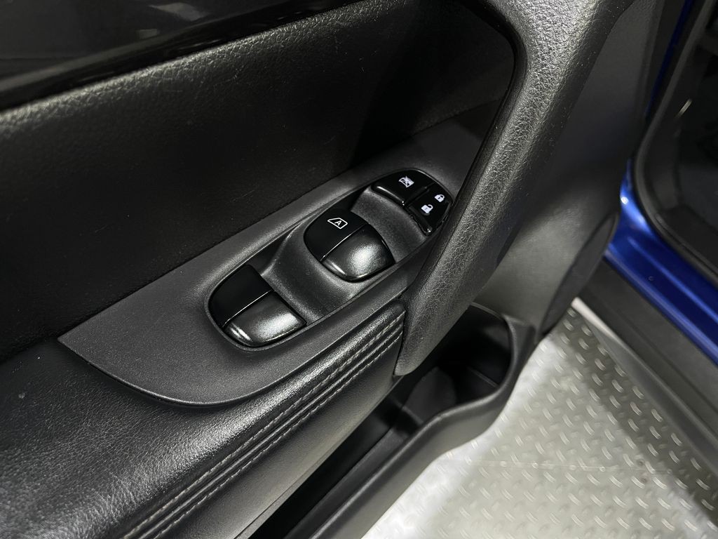2019 Nissan Rogue Image 13