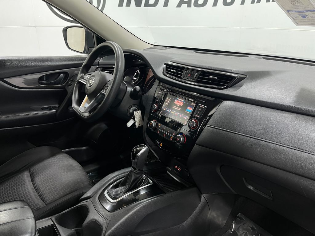 2019 Nissan Rogue Image 17