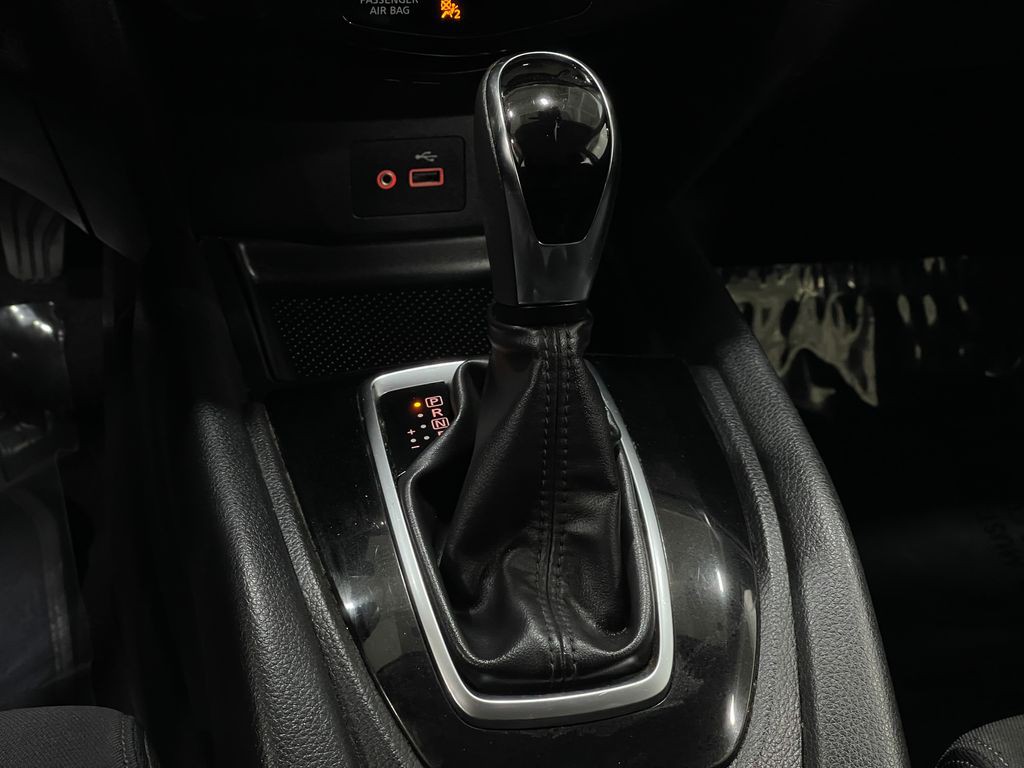 2019 Nissan Rogue Image 25