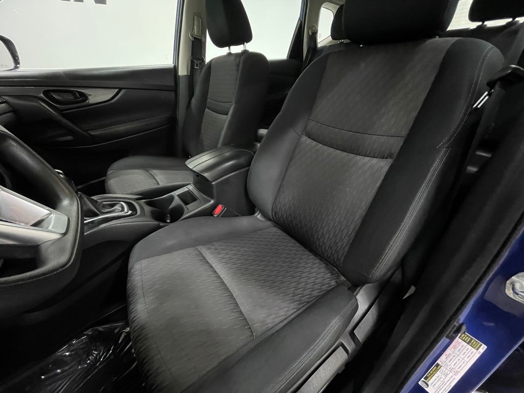 2019 Nissan Rogue Image 12