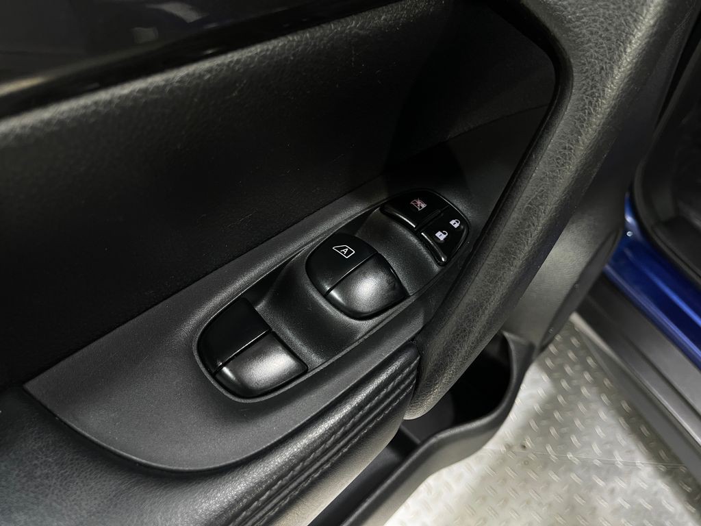 2019 Nissan Rogue Image 13