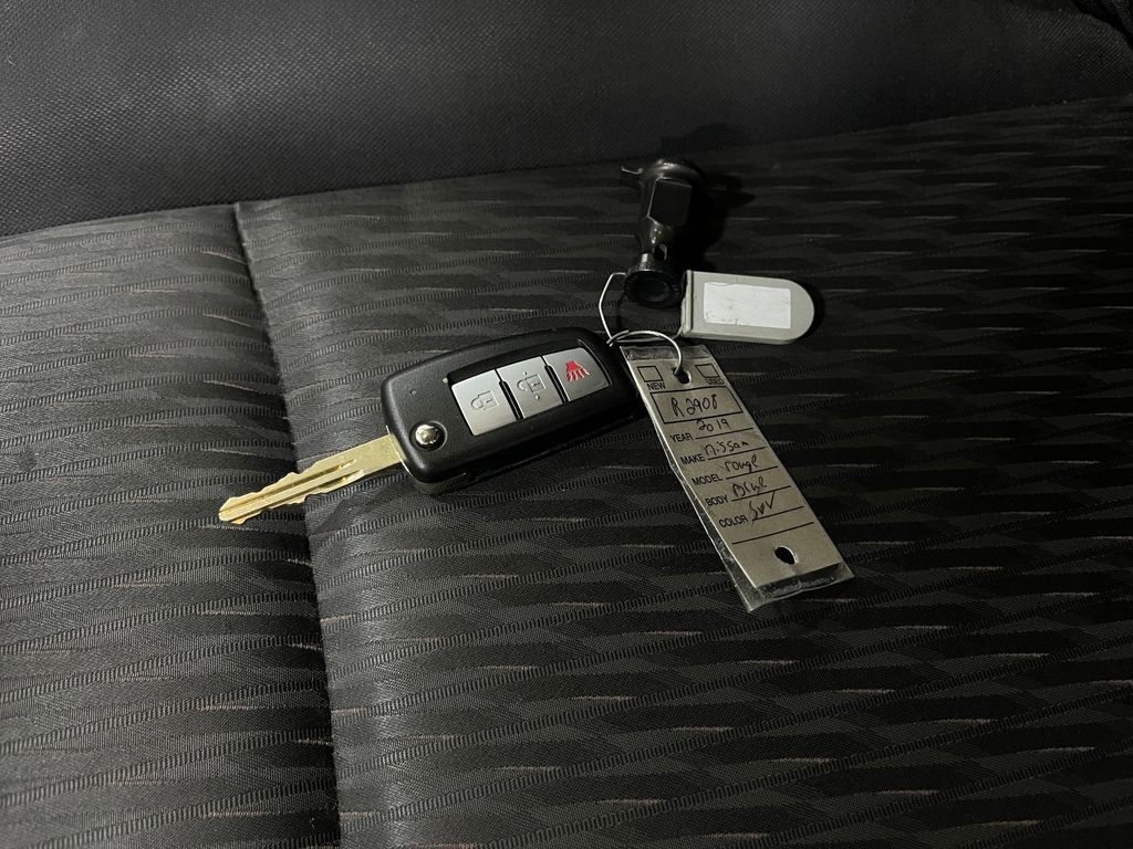 2019 Nissan Rogue Image 33