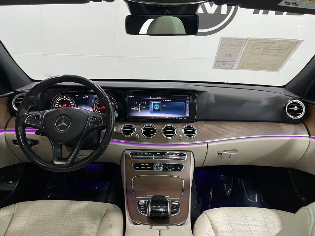 2018 Mercedes-Benz E-Class Image 19