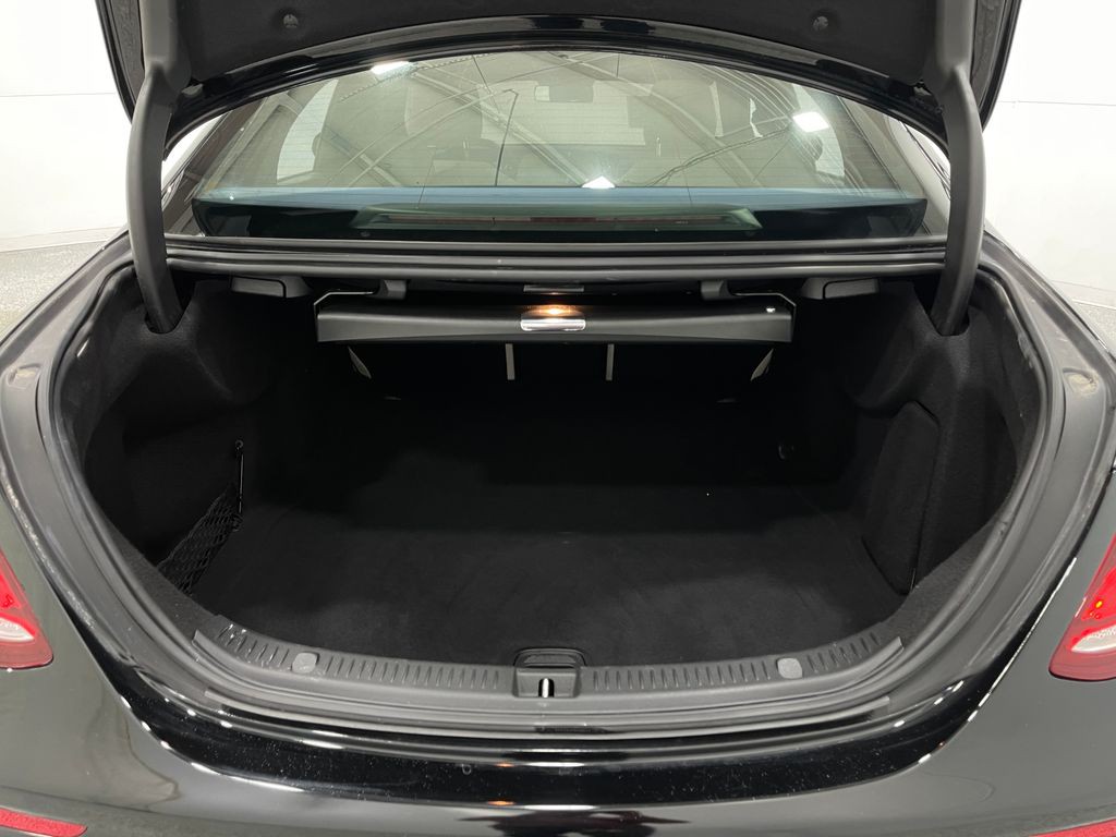 2018 Mercedes-Benz E-Class Image 26