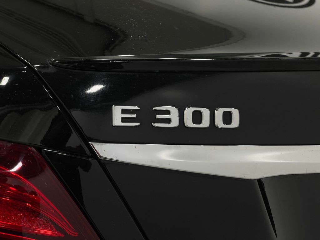 2018 Mercedes-Benz E-Class Image 38