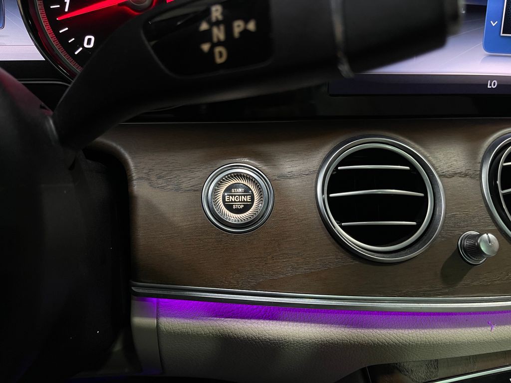 2018 Mercedes-Benz E-Class Image 21