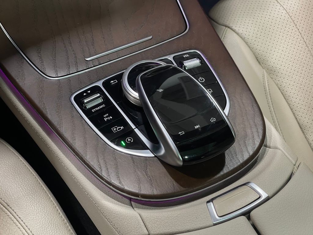 2018 Mercedes-Benz E-Class Image 26