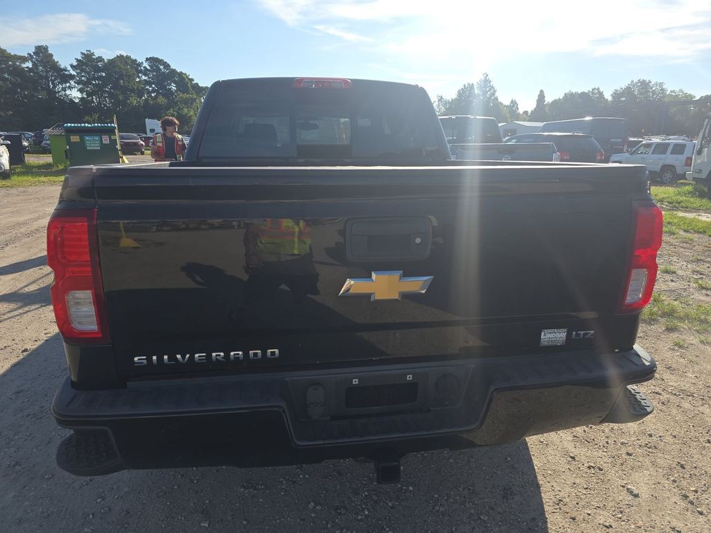 2017 Chevrolet Silverado 1500 Image 4
