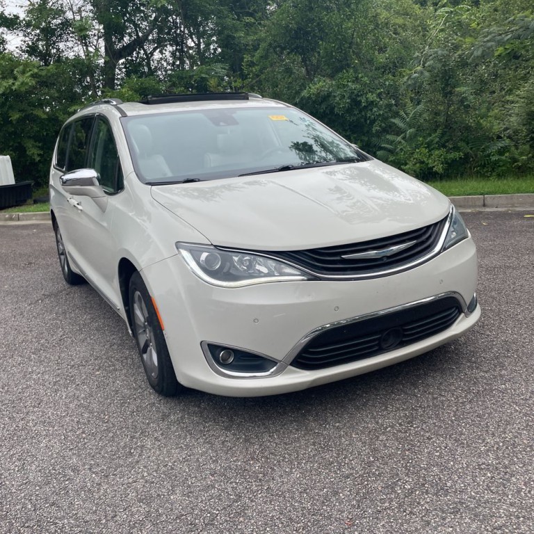 2017 Chrysler Pacifica Image 1