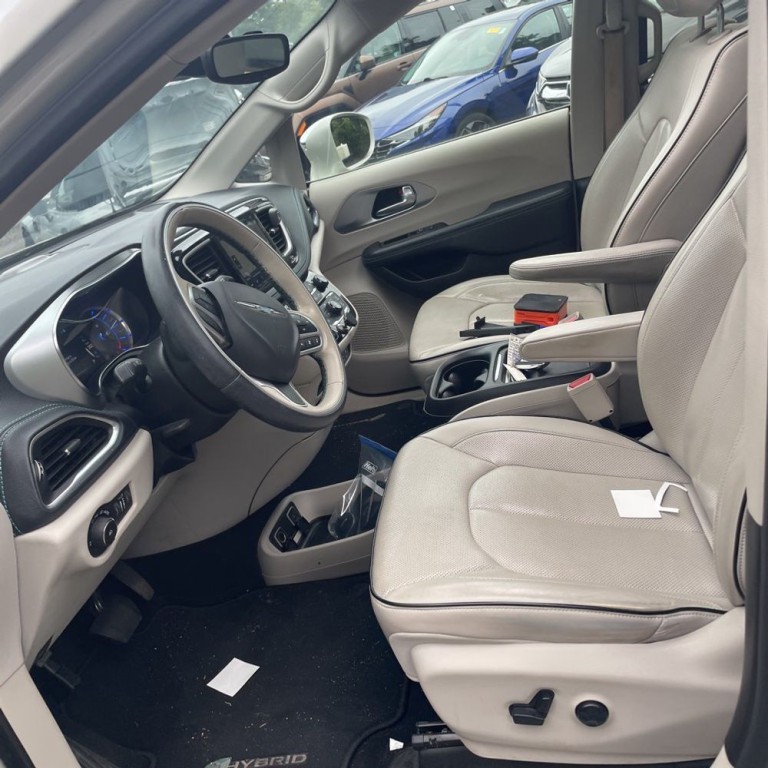 2017 Chrysler Pacifica Image 9