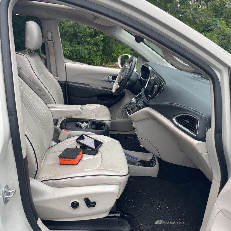 2017 Chrysler Pacifica Image 10
