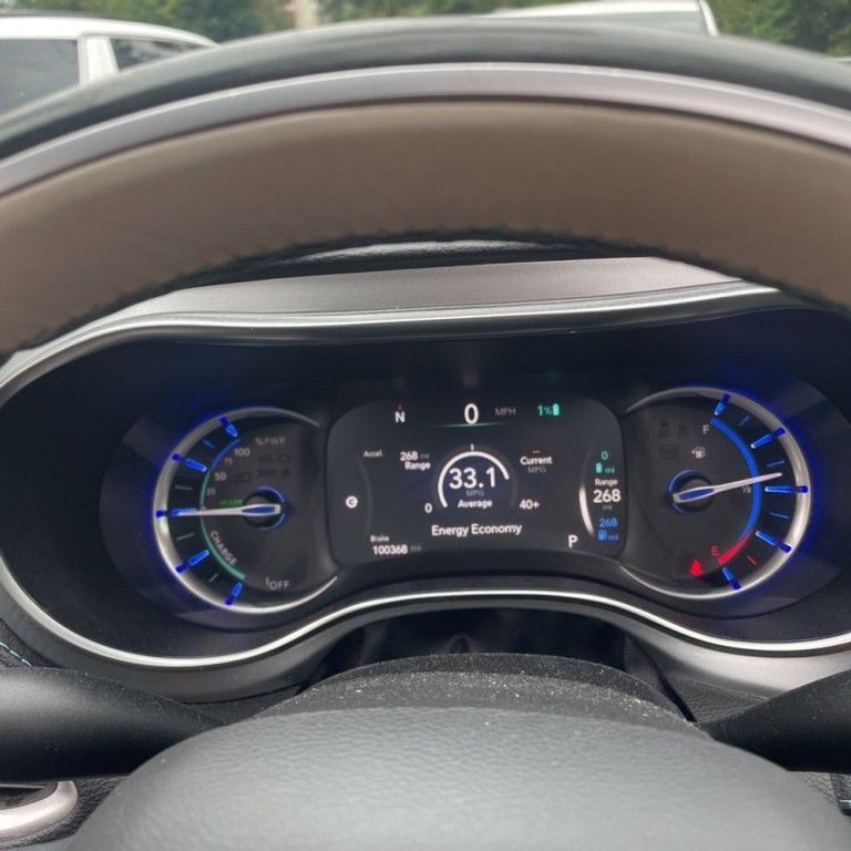 2017 Chrysler Pacifica Image 12