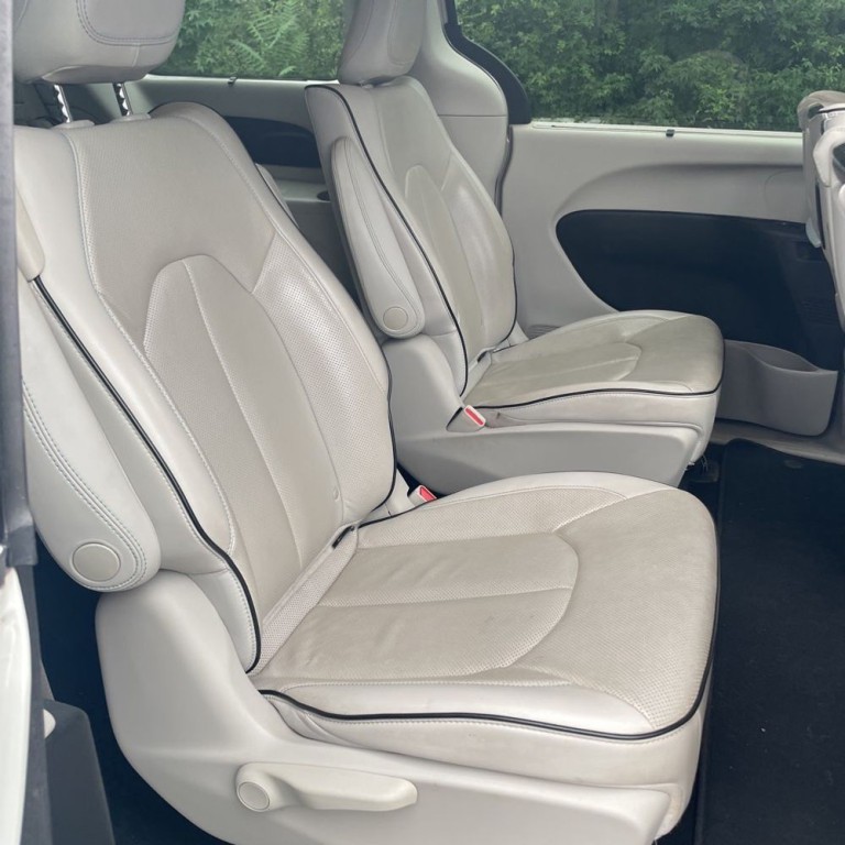 2017 Chrysler Pacifica Image 16