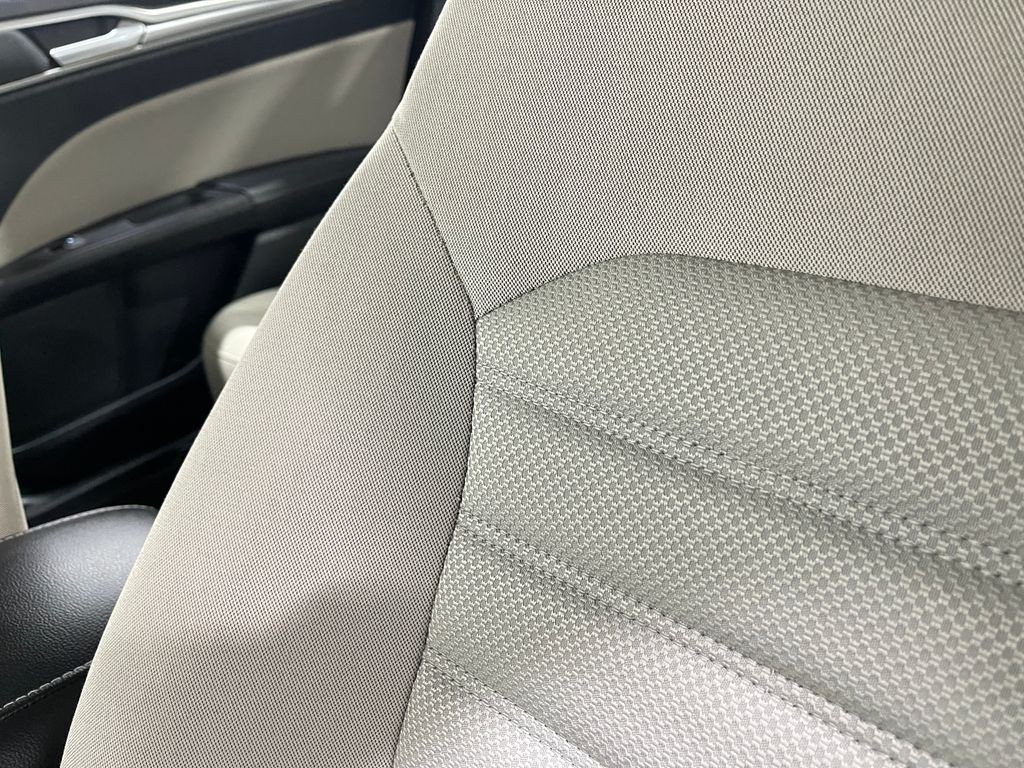 2018 Ford Fusion Image 16