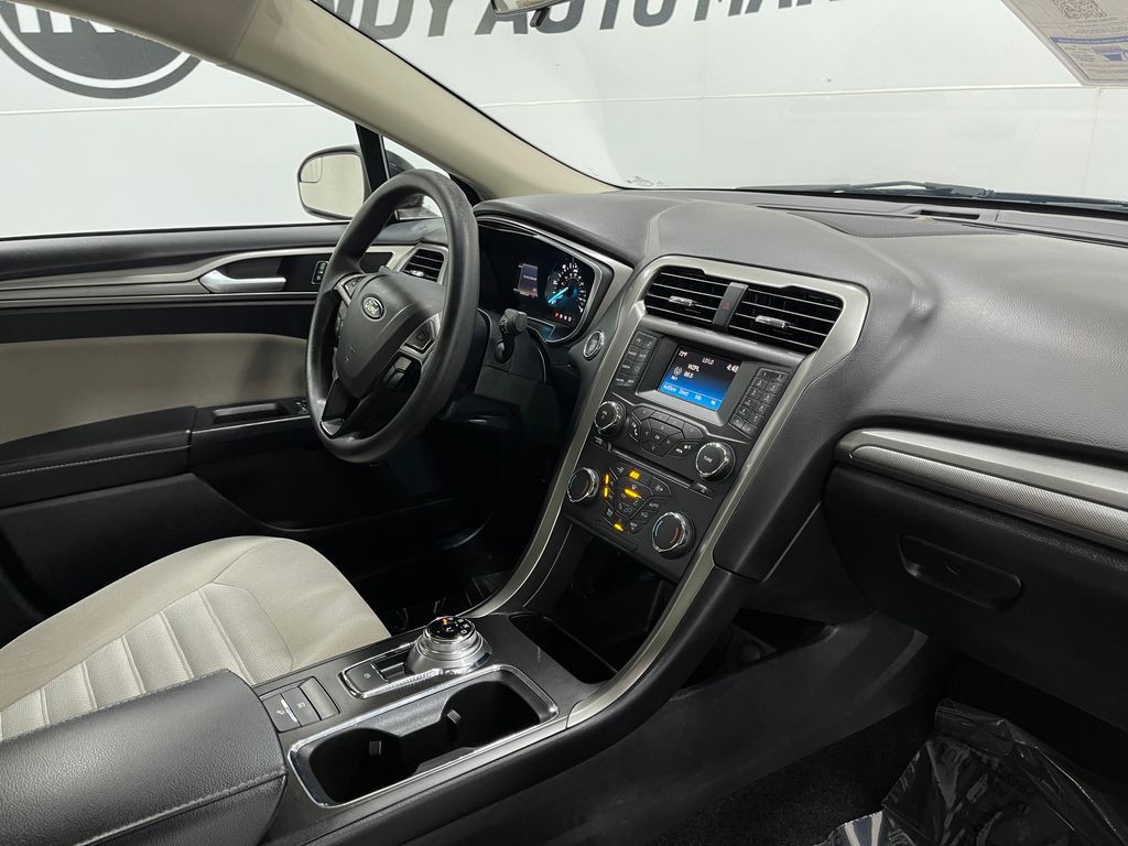 2018 Ford Fusion Image 18